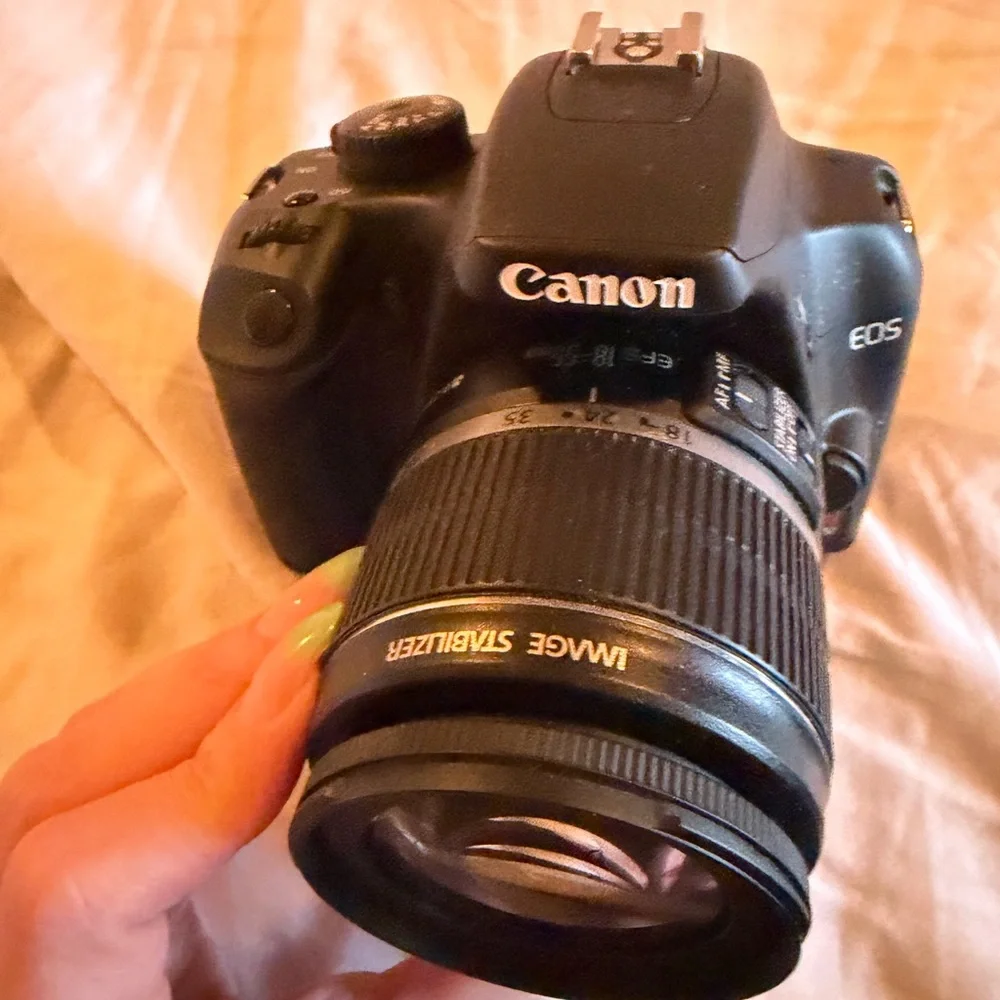 Canon Black EOS Rebel K S DSLR with 35-80mm Zoom Lens - Picture 4 of 13